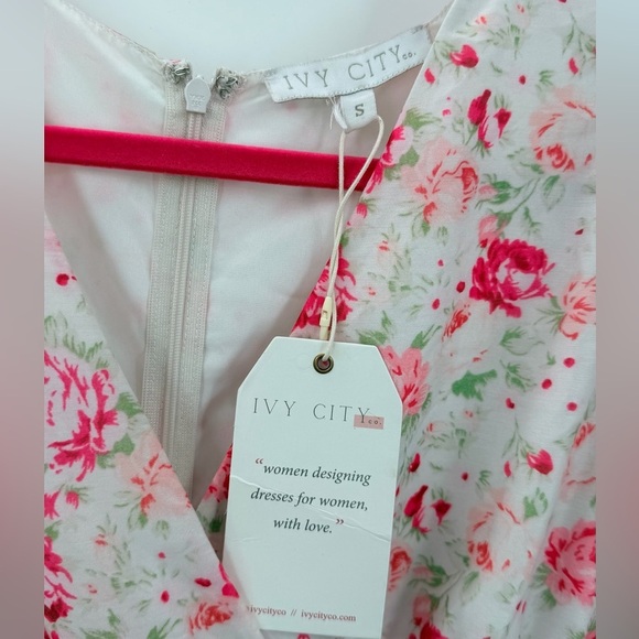 Ivy City Co Mi Amour Floral Ruffle V Neck Midi Dress Small NEW NO SASH - Picture 3 of 7